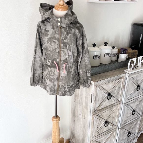 Other - H&M Heart Chamo Jacket